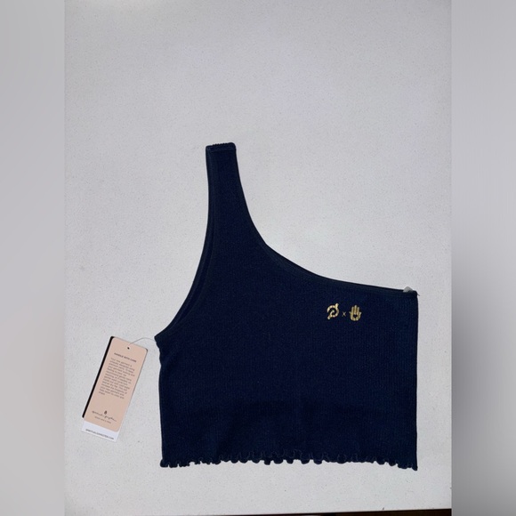 Peloton Luna One Shoulder Crop T - Picture 8 of 8